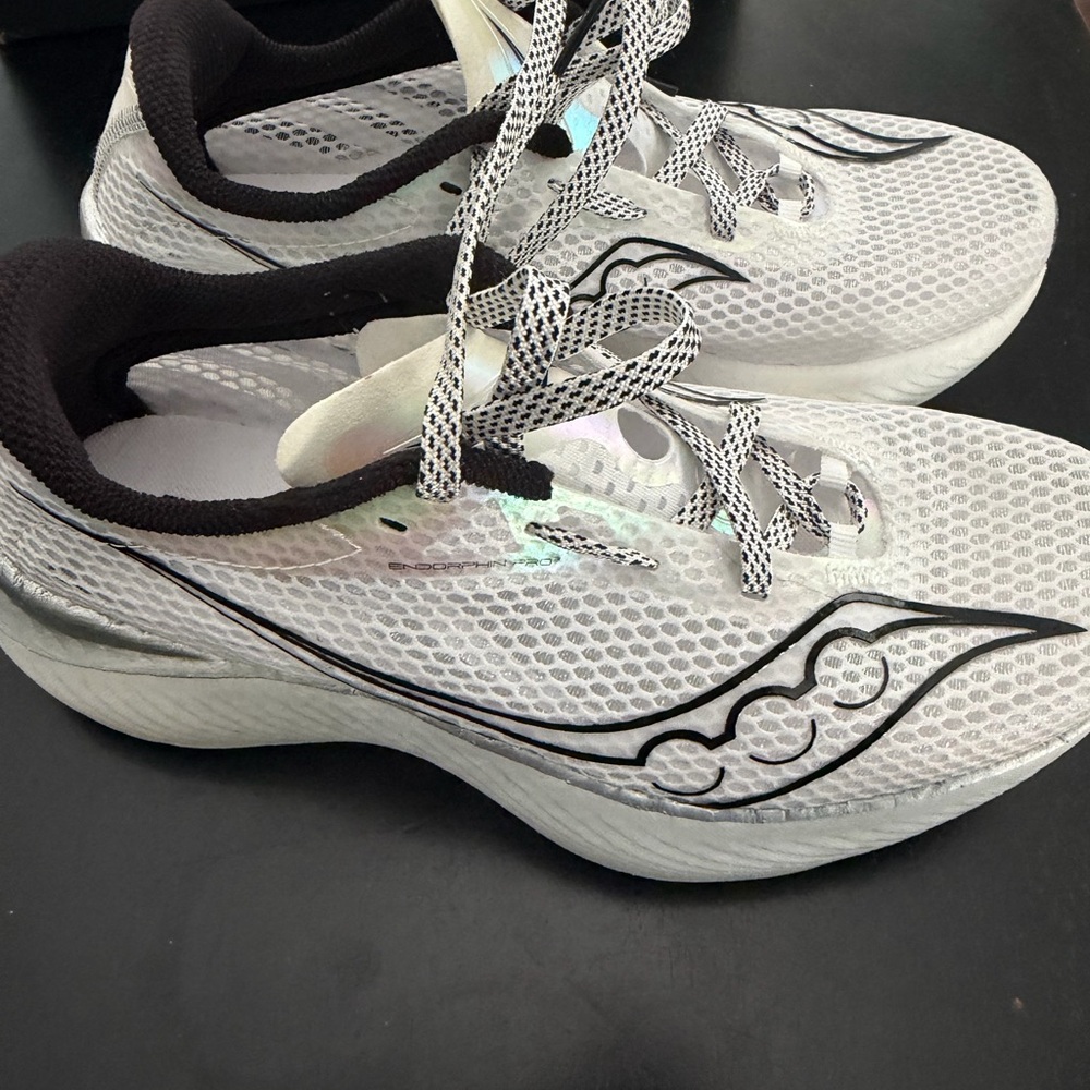 Carbon plate running shoes, only worn for 2 miles! - Picture 6 of 6